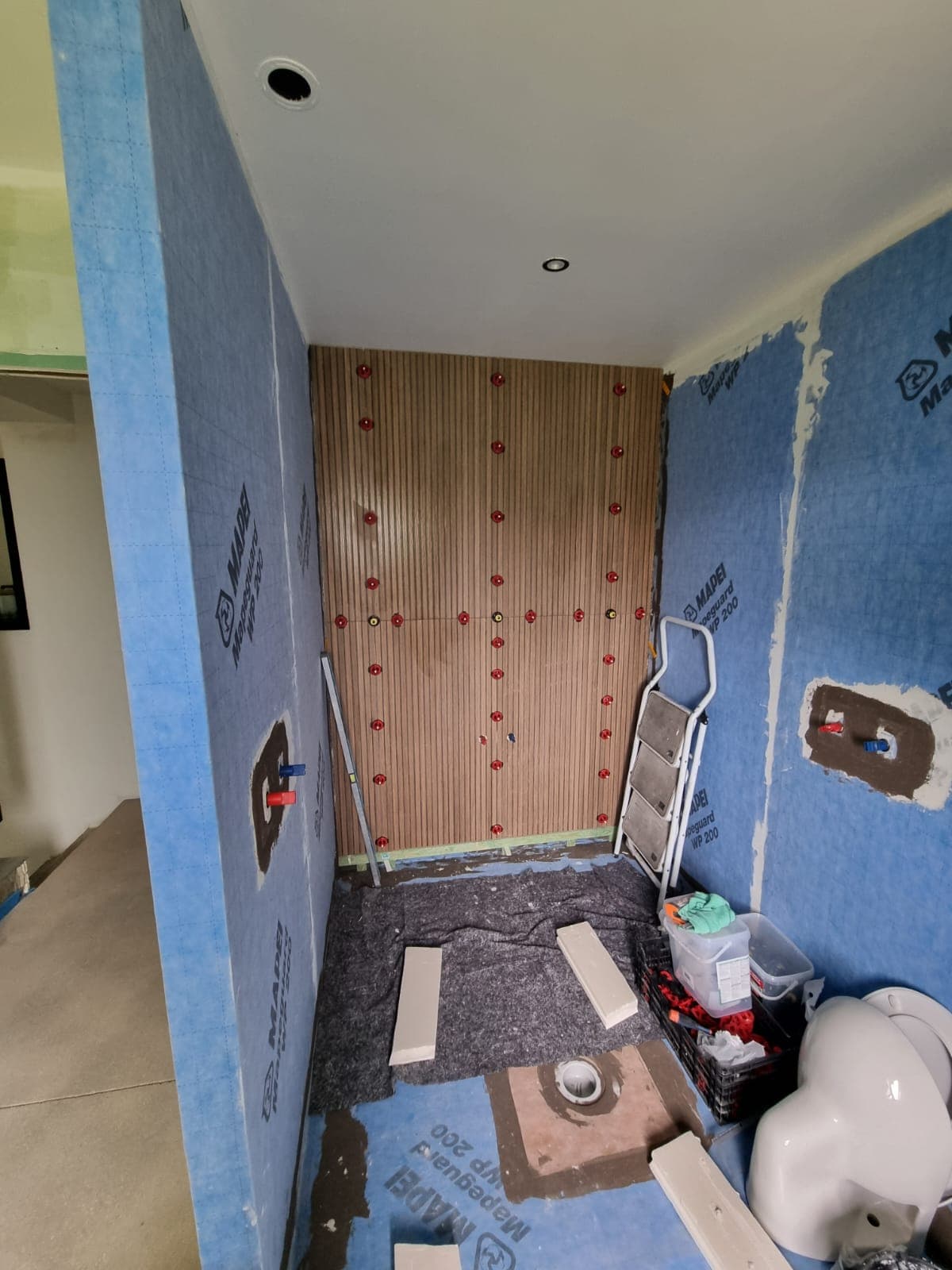 Habillage bois cannelé